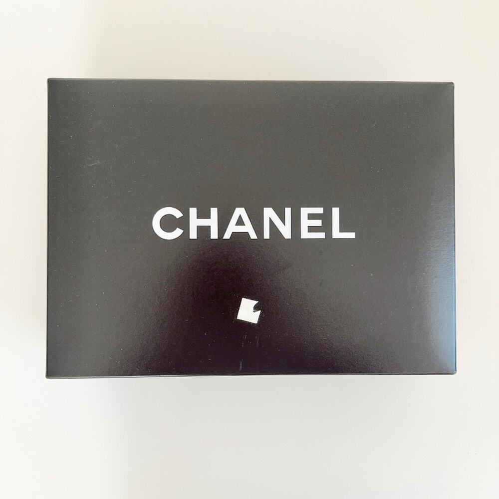 NIB Chanel Boy Bag Fuchsia Quilted Lambskin Gold Hardware Medium Flap Bag 20.5cm - Picture 6 of 7